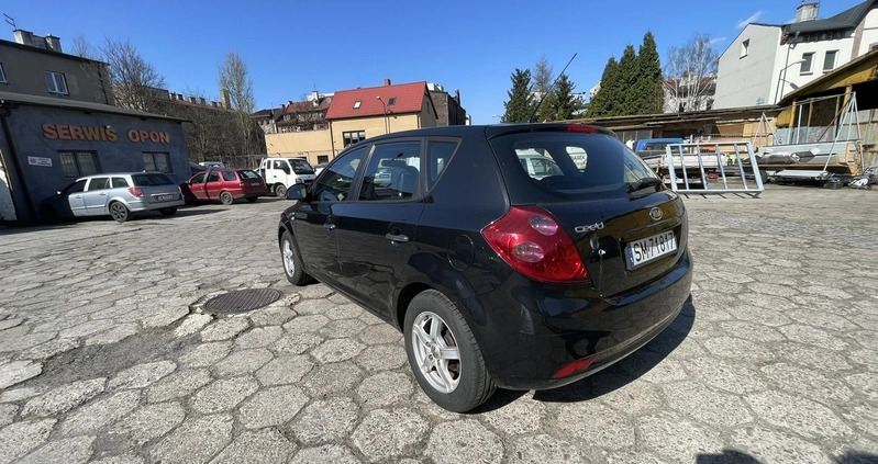 Kia Ceed cena 12900 przebieg: 208000, rok produkcji 2009 z Katowice małe 92